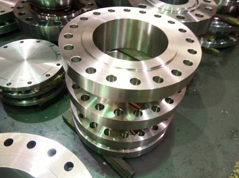 Mặt bích nhập khẩu kích thước lớn